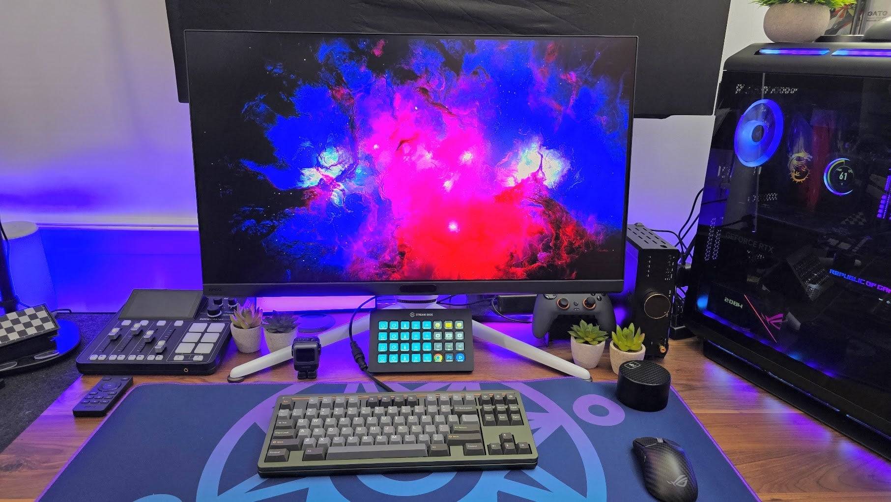 BenQ Mobiuz EX321UX product shot
