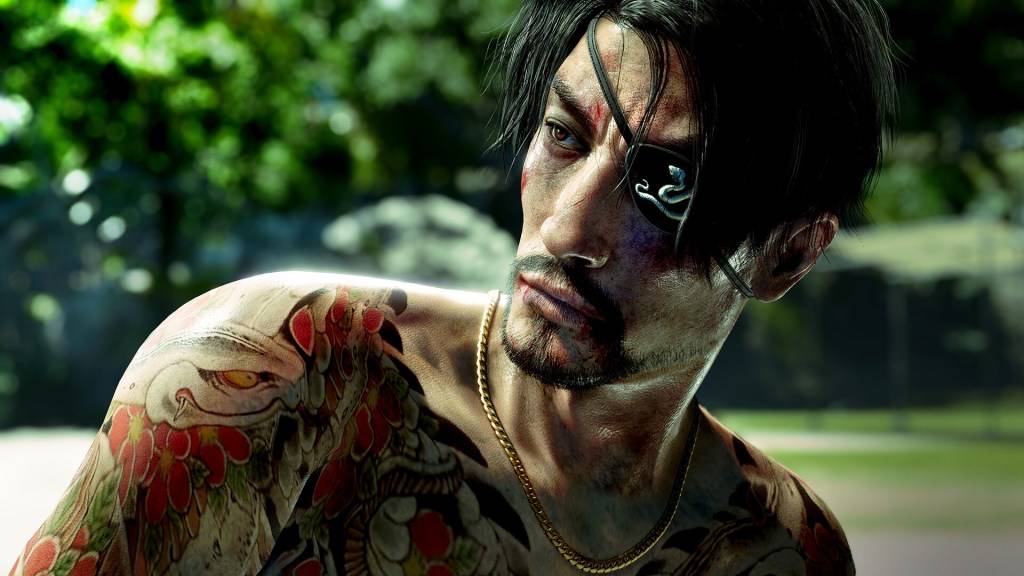 Tulad ng isang dragon: Pirate Yakuza sa Hawaii, Goro Majima na may halaman sa likuran niya.